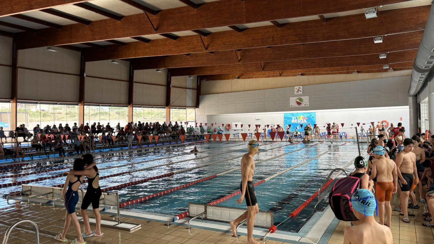 Más de 150 participantes se dan cita en el VII Trofeo de Natación Ciudad de Berja